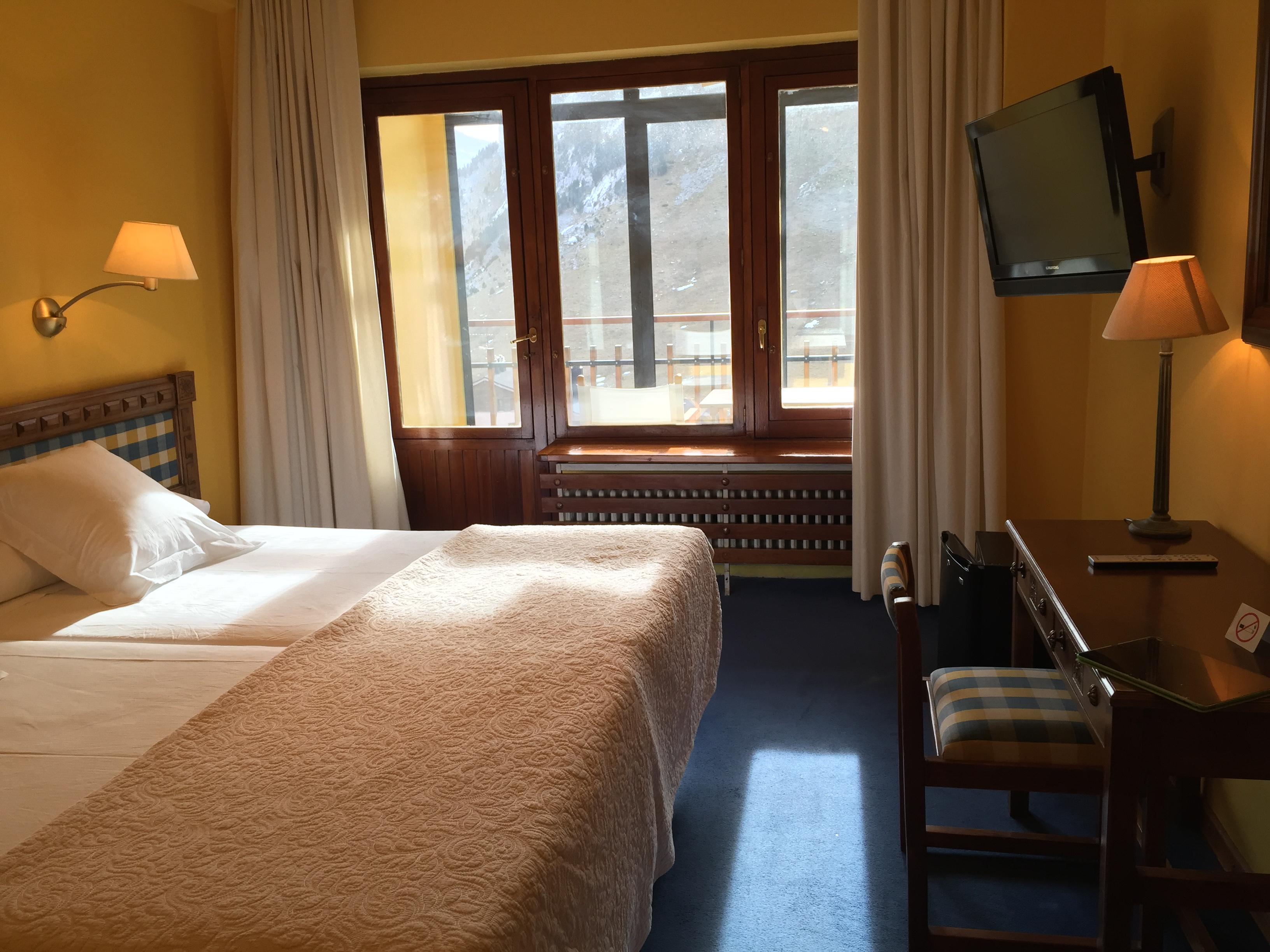 Hotel Edelweiss Candanchu Luaran gambar