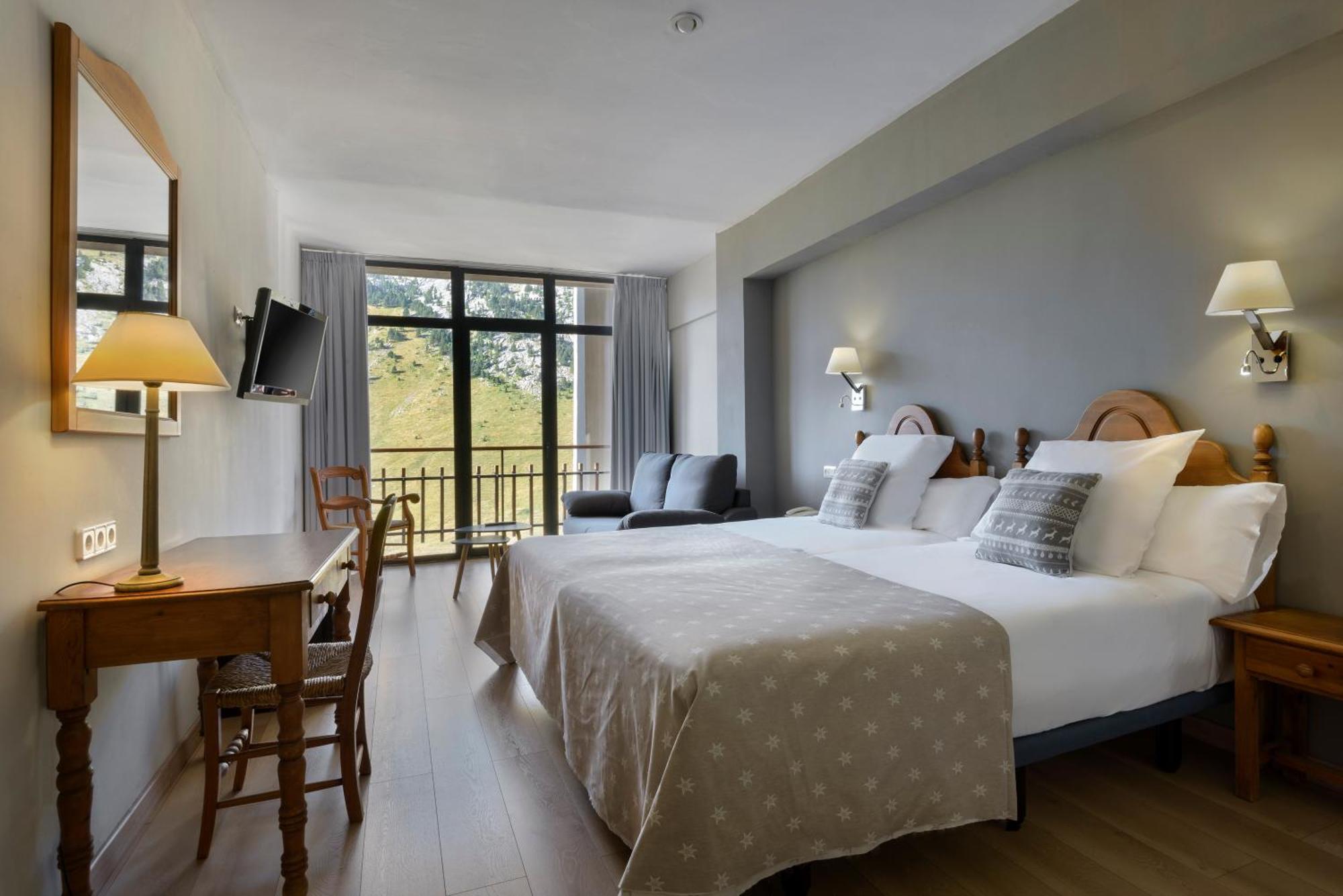 Hotel Edelweiss Candanchu Luaran gambar