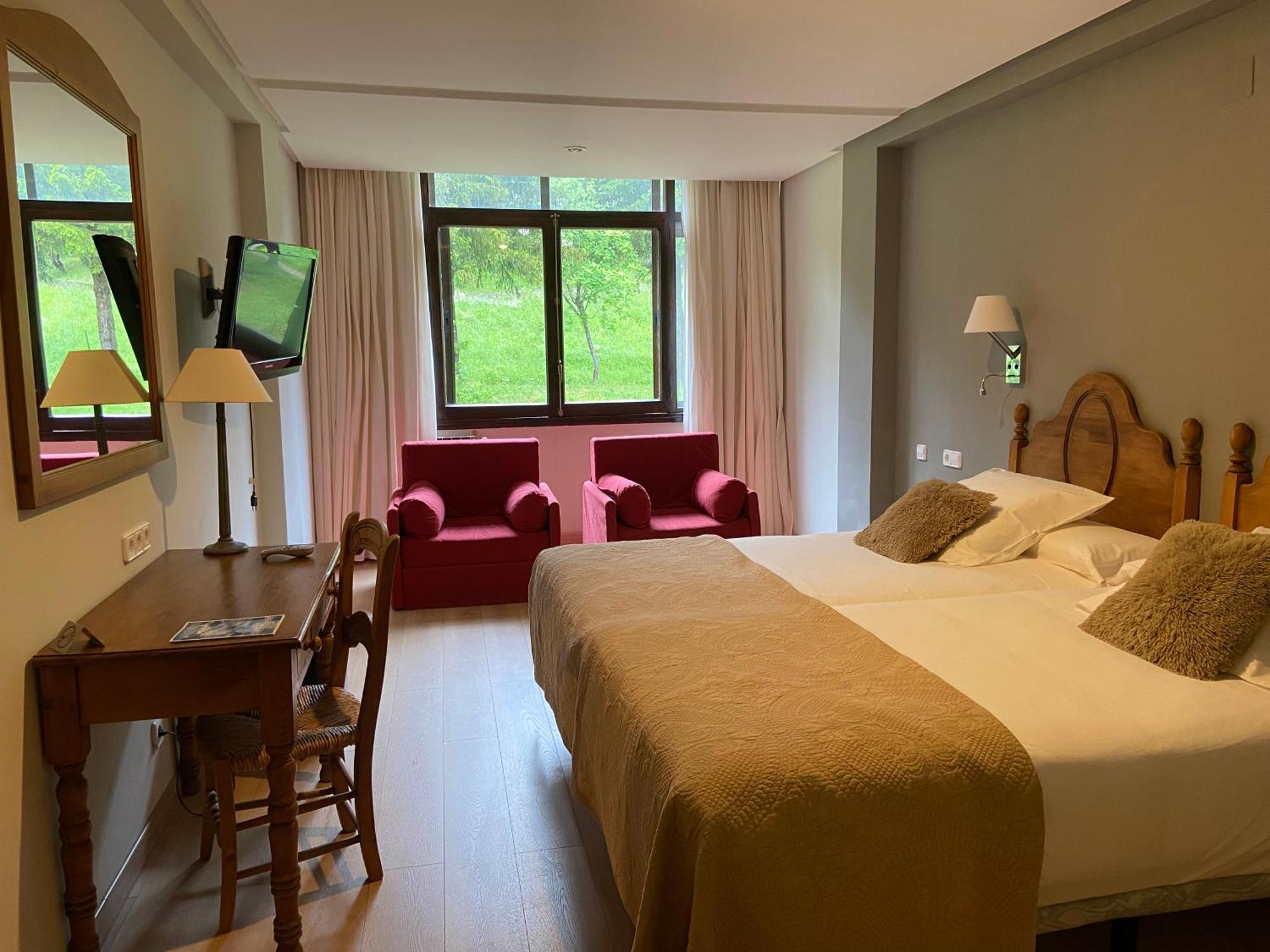 Hotel Edelweiss Candanchu Bilik gambar