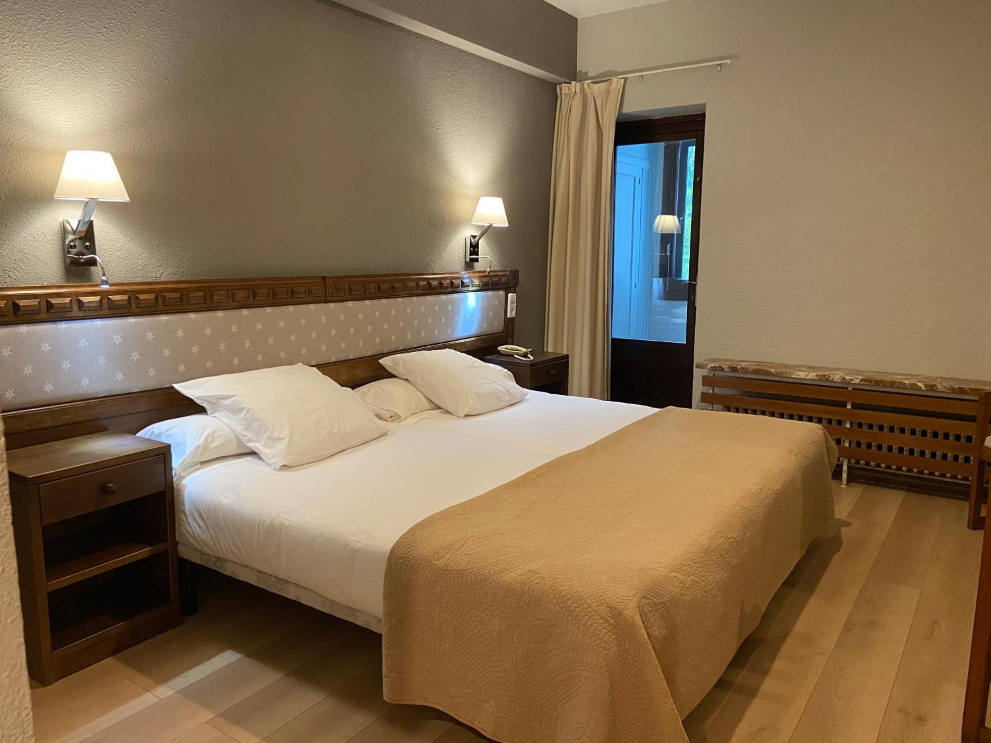 Hotel Edelweiss Candanchu Bilik gambar