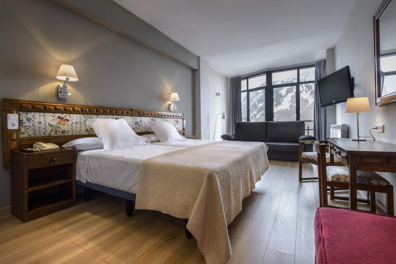 Hotel Edelweiss Candanchu Luaran gambar